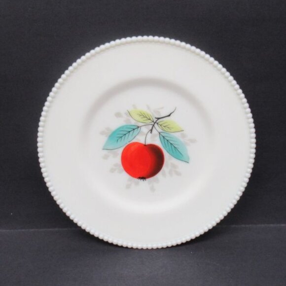 Westmoreland Milk Glass BEADED EDGE 10 1/4 Inch Hand Painted APPLE Plate - Picture 3 of 4